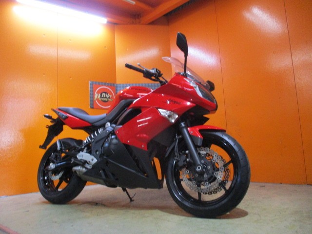 パッションレッド！の綺麗なＮＩＮＪＡ４００Ｒが入荷！購入を希望の方は０９０４４１８５３３２小西まで！